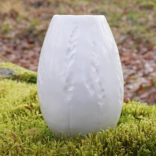 Cocoon-vas med gräsavtryck 3.jpg